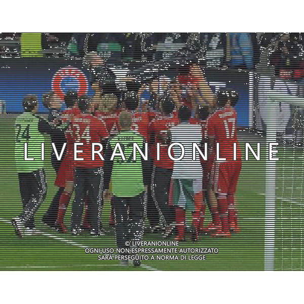 Wembley Stadium Bayern Munich v Borussia Dortmund (2-1) Champions League final 25/05/2013 Bayern manager Jupp Heynckes is thrown in the air by his team after winning Champions League Cup Photo: Roger Parker ©PHOTOHSOT/AGENZIA ALDO LIVERANI SAS - ITALY ONLY - Borussia Dortmund - Bayern Monaco UEFA Champions League 2012/2013 Finale Londra - 25.05.2013