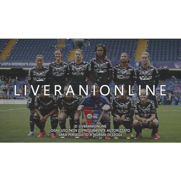 (130524) -- LONDON, May 24, 2013 () -- Olympique Lyonnais\' players pose for photos before the UEFA Women\'s Champions League final match between Wolfsburg and Olympique Lyonnais in London, Britain, on May 23, 2013. Wolfsburg won the match 1-0 and claimed the title. (/Wang Lili) AG ALDO LIVERANI S A S ONLY ITALY
