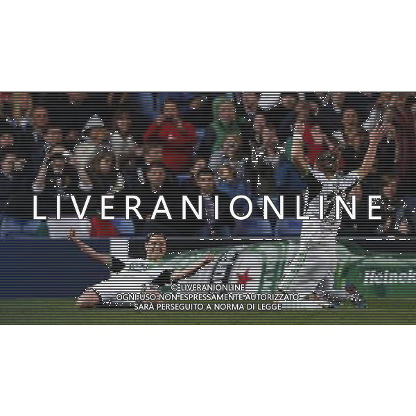 (130524) -- LONDON, May 24, 2013 () -- Wolfsburg\'s Martina Muller (L) celebrates scoring the penalty shot during the UEFA Women\'s Champions League final match between Wolfsburg and Olympique Lyonnais in London, Britain, on May 23, 2013. Wolfsburg won the match 1-0 and claimed the title. (/Wang Lili) AG ALDO LIVERANI S A S ONLY ITALY
