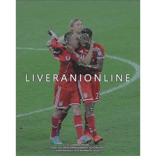 Wembley Stadium Bayern Munich v Borussia Dortmund (2-1) Champions League final 25/05/2013 Franck Ribery and David Alaba celebrate after winning Champions League Cup Photo: Roger Parker ©Photoshot/AGENZIA ALDO LIVERANI SAS-ITALY ONLY - EDITORIAL USE ONLY