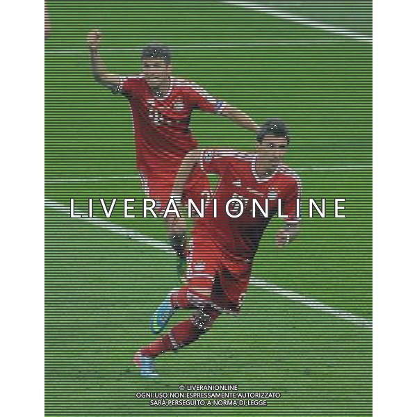 Wembley Stadium Bayern Munich v Borussia Dortmund (2-1) Champions League final 25/05/2013 Mario Mandzukic (Bayern) celebrates first goal with Thomas Muller Photo: Roger Parker ©Photoshot/AGENZIA ALDO LIVERANI SAS-ITALY ONLY - EDITORIAL USE ONLY