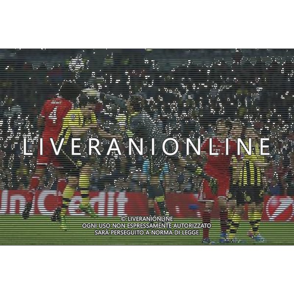 (130526) -- LONDON, May 26, 2013 () -- Roman Weidenfeller (C), goalie of Borussia Dortmund, saves during the UEFA Champions League final football match between Borussia Dortmund and Bayern Munich at Wembley Stadium in London, Britain on May 25, 2013. Bayern Munich claimed the title with 2-1.(/Wang Lili) ©Photoshot/AGENZIA ALDO LIVERANI SAS-ITALY ONLY - EDITORIAL USE ONLY