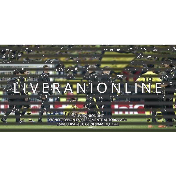 (130526) -- LONDON, May 26, 2013 () -- Robert Lewandowski (C) of Borussia Dortmund sits on the field after the UEFA Champions League final football match between Borussia Dortmund and Bayern Munich at Wembley Stadium in London, Britain on May 25, 2013. Bayern Munich claimed the title with 2-1.(/Wang Lili) ©Photoshot/AGENZIA ALDO LIVERANI SAS-ITALY ONLY - EDITORIAL USE ONLY