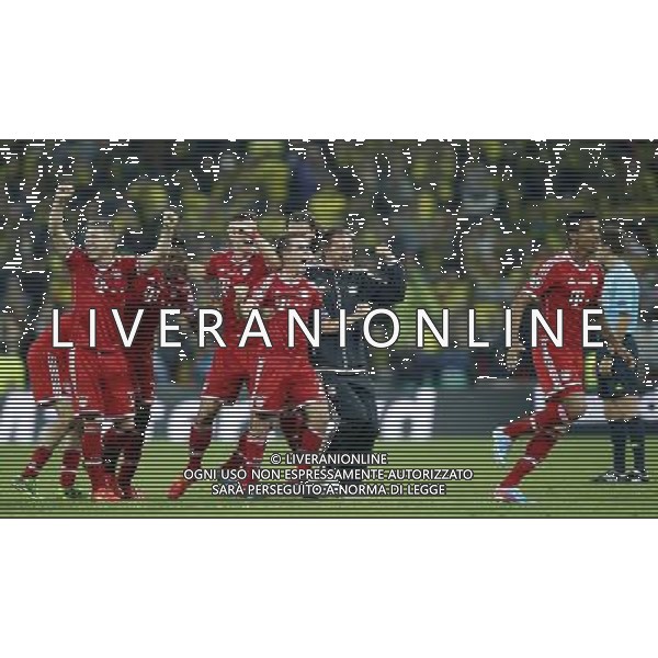 (130526) -- LONDON, May 26, 2013 () -- Plyers of Bayern Munich celebrate after winning the UEFA Champions League final football match between Borussia Dortmund and Bayern Munich at Wembley Stadium in London, Britain on May 25, 2013. Bayern Munich claimed the title with 2-1.(/Wang Lili) ©Photoshot/AGENZIA ALDO LIVERANI SAS-ITALY ONLY - EDITORIAL USE ONLY