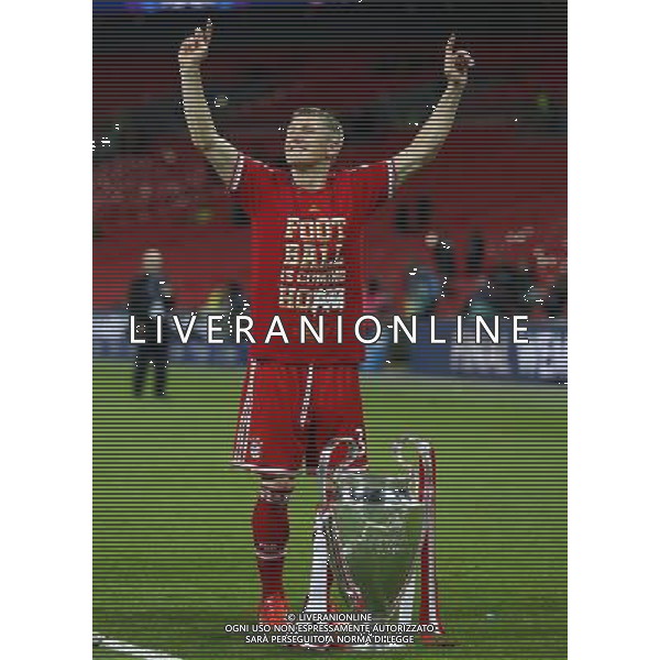 (130526) -- LONDON, May 26, 2013 () -- Bastian Schweinsteiger of Bayern Munich celebrates after the awarding ceremony for the UEFA Champions League final football match between Borussia Dortmund and Bayern Munich at Wembley Stadium in London, Britain on May 25, 2013. Bayern Munich claimed the title with 2-1.(/Wang Lili) ©Photoshot/AGENZIA ALDO LIVERANI SAS-ITALY ONLY - EDITORIAL USE ONLY