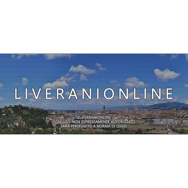 (130528) -- FLORENCE, May 28, 2013 () -- Panorama of Florence, created by image stitching with photos taken on May 26, 2013. Being the capital city of Italy\'s central region Tuscany, Florence, once the country\'s capital back in 19th century, is the regional center of history, business and culture. Dubbed as the birthplace of the Renaissance and cradle of the architecture art, Florence contains numerous buildings and museums from various eras. In 1982, the historic center of Florence was declared a World Heritage Site by UNESCO. (/Xu Nizhi) (srb) ©photoshot/AGENZIA ALDO LIVERANI SAS - ITALY ONLY - Vedute della citta\' di Firenze, Italia, 26 maggio, 2013 Soprannominata la culla del Rinascimento e dell\'arte, contiene numerosi edifici e musei di varie epoche. Nel 1982, il centro storico di Firenze e\' stato dichiarato Patrimonio dell\'Umanita\' dall\'UNESCO.