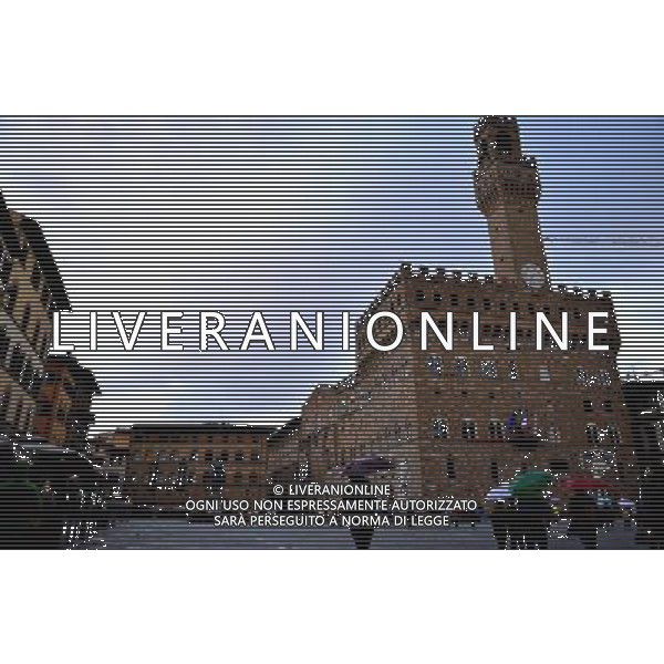 (130528) -- FLORENCE, May 28, 2013 () -- Photo taken on May 26, 2013 shows the Piazza della Signoria in Florence, Italy. Being the capital city of Italy\'s central region Tuscany, Florence, once the country\'s capital back in 19th century, is the regional center of history, business and culture. Dubbed as the birthplace of the Renaissance and cradle of the architecture art, Florence contains numerous buildings and museums from various eras. In 1982, the historic center of Florence was declared a World Heritage Site by UNESCO. (/Xu Nizhi) (srb) ©photoshot/AGENZIA ALDO LIVERANI SAS - ITALY ONLY - Vedute della citta\' di Firenze, Italia, 26 maggio, 2013 Soprannominata la culla del Rinascimento e dell\'arte, contiene numerosi edifici e musei di varie epoche. Nel 1982, il centro storico di Firenze e\' stato dichiarato Patrimonio dell\'Umanita\' dall\'UNESCO.