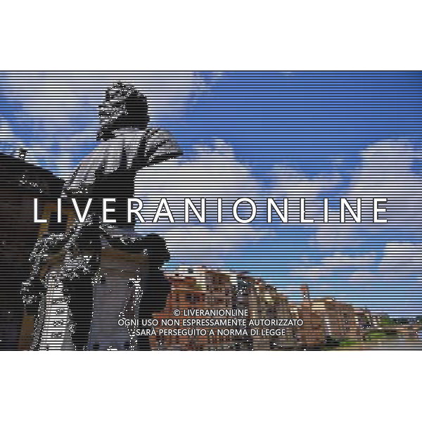 (130528) -- FLORENCE, May 28, 2013 () -- Photo taken on May 26, 2013 shows the scenery of Arno River of Florence, Italy. Being the capital city of Italy\'s central region Tuscany, Florence, once the country\'s capital back in 19th century, is the regional center of history, business and culture. Dubbed as the birthplace of the Renaissance and cradle of the architecture art, Florence contains numerous buildings and museums from various eras. In 1982, the historic center of Florence was declared a World Heritage Site by UNESCO. (/Xu Nizhi) (srb) ©photoshot/AGENZIA ALDO LIVERANI SAS - ITALY ONLY - Vedute della citta\' di Firenze, Italia, 26 maggio, 2013 Soprannominata la culla del Rinascimento e dell\'arte, contiene numerosi edifici e musei di varie epoche. Nel 1982, il centro storico di Firenze e\' stato dichiarato Patrimonio dell\'Umanita\' dall\'UNESCO.