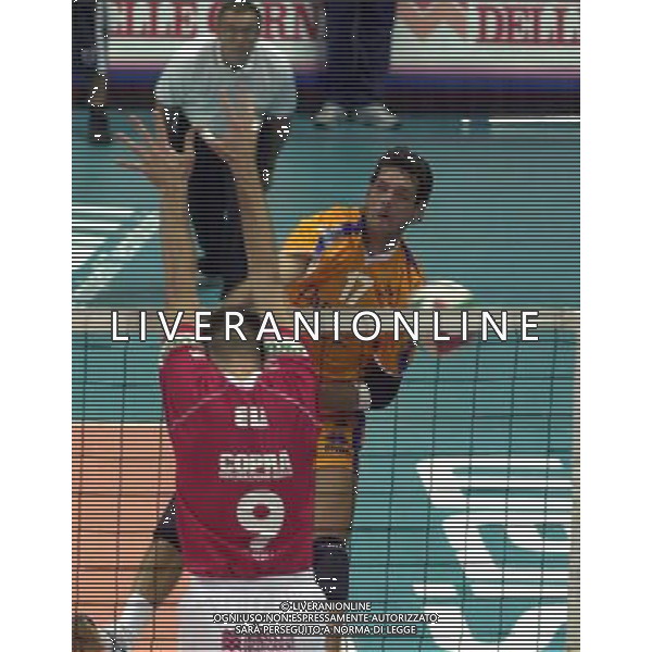 PIACENZA 27/09/04 CAMPIONATO DI PALLAVOLO SERIE A1 COPRA PIACENZA- ACQUA PARADISO MONTICHIARI NELLA FOTO KOSTANTINOV PLAMEN PH GIGI ARCAINI/AG.ALDO LIVERANI