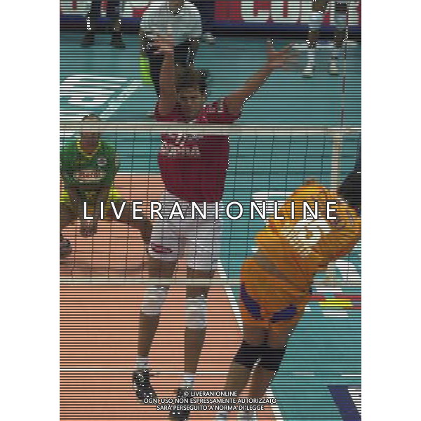PIACENZA 27/09/04 CAMPIONATO DI PALLAVOLO SERIE A1 COPRA PIACENZA- ACQUA PARADISO MONTICHIARI NELLA FOTO ZLATANOV HRISTO PH GIGI ARCAINI/AG.ALDO LIVERANI