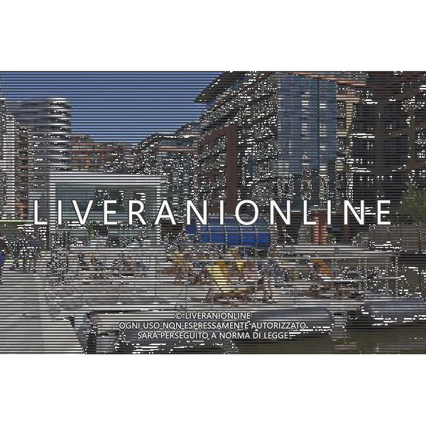 Seating Area, Paddington Basin Development, London, England AG ALDO LIVERANI S A S ONLY ITALY