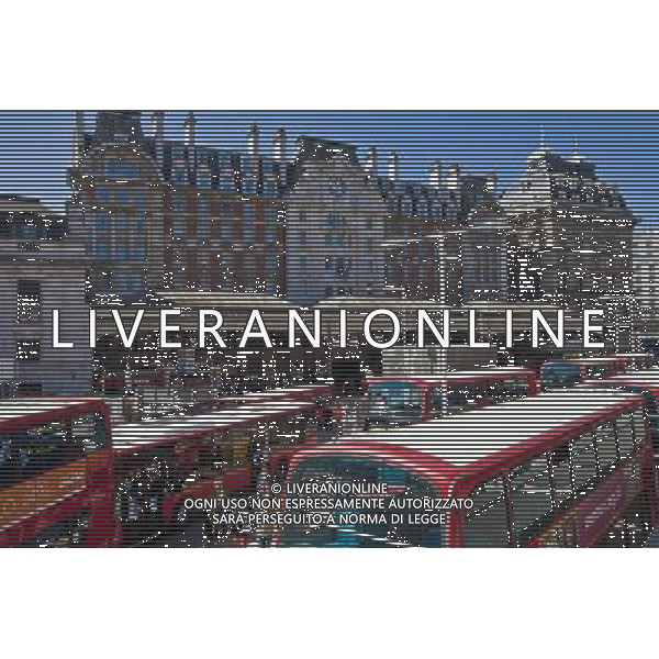 Victoria Train Station, London, England AG ALDO LIVERANI S A S ONLY ITALY