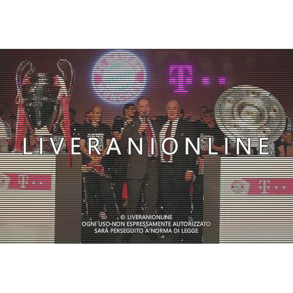 firo FuÃŸball,Fussball, 02.06.2013 DFB Pokalfeier FC Bayern MÃ¼nchen Pokalsieger Triple Sieger BERLIN, GERMANY - JUNE 01: Karl-Heinz Rummenigge (L), CEO of FC Bayern Muenchen speaks with Uli Hoeness, HoeneÃŸ President of FC Bayern Muenchen during the FC Bayern Muenchen Champions party after winning the German DFB Cup finale at Deutsche Telekom represantive house on June 1, 2013 in Berlin, Germany $worldrightsEs gelten unsere AGB, einsehbar auf www.firosportphoto.de Poolfoto copyright by firo sportphoto: Coesfelder StraÃŸe 207 48249 DÃ¼lmen Duelmen www.firosportphoto.de mail@firosportphoto.de (V o l k s b a n k B o c h u m - W i t t e n ) BLZ.: 430 601 29 Kt. Nr.: 341 117 100 Tel:Â  0209 - 9304402 Fax:Â  0209 - 9304443 AG ALDO LIVERANI S A S ONLY ITALY