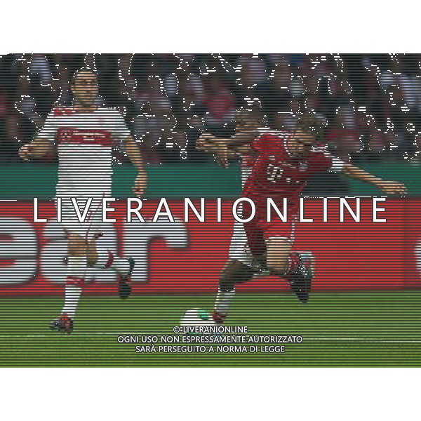 (130602) -- BERLIN, June 2, 2013 () -- Bayern Munich\'s Philipp Lahm (R) vies for the ball in the German soccer cup (DFB Pokal) final match against VfB Stuttgart in Berlin, Germany, June 1, 2013. Bayern Munich won 3-2 and became the first German club to wrap up a historic treble including the Bundesliga title, German Cup and UEFA Champions League. (/Luo Huanhuan) AG ALDO LIVERANI SAS ONLY ITALY