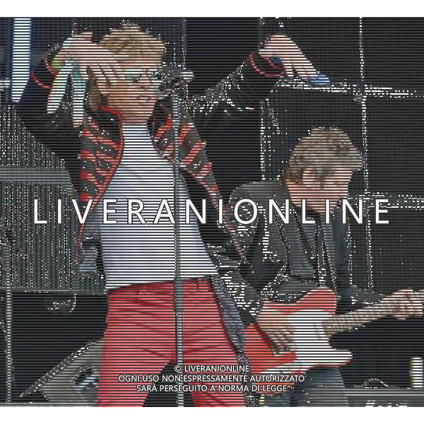  Picture Shows:Eddie and the Hotrods perform at Wychwood Festival, Saturday 01/06/2013 Date 31/05/2013 AG ALDO LIVERANI SAS ONLY ITALY