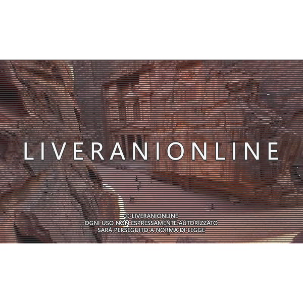 (130602) -- PETRA, June 2, 2013 () -- Tourists stroll in the ancient city of Petra, Jordan, on June 2, 2013. Petra is a historical and archaeological city in the southern Jordan, that is famous for its rock-cut architecture and water conduit system. (/Mohammad Abu Ghosh) (dtf) ©Photoshot/Ag. Aldo Liverani s.a.s.-Only Italy-Editorial Use Only