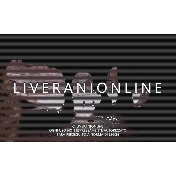 (130602) -- PETRA, June 2, 2013 () -- Tourists stroll in the ancient city of Petra, Jordan, on June 2, 2013. Petra is a historical and archaeological city in the southern Jordan, that is famous for its rock-cut architecture and water conduit system. (/Mohammad Abu Ghosh) (dtf) ©Photoshot/Ag. Aldo Liverani s.a.s.-Only Italy-Editorial Use Only