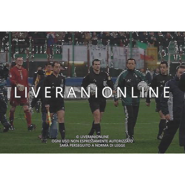 MILANO,26-03-05 DFP/FOTO GIORGIO RAVEZZANI ITALIA-SCOZIA: ARBITRO VASSARAS AG ALDO LIVERANI S A S