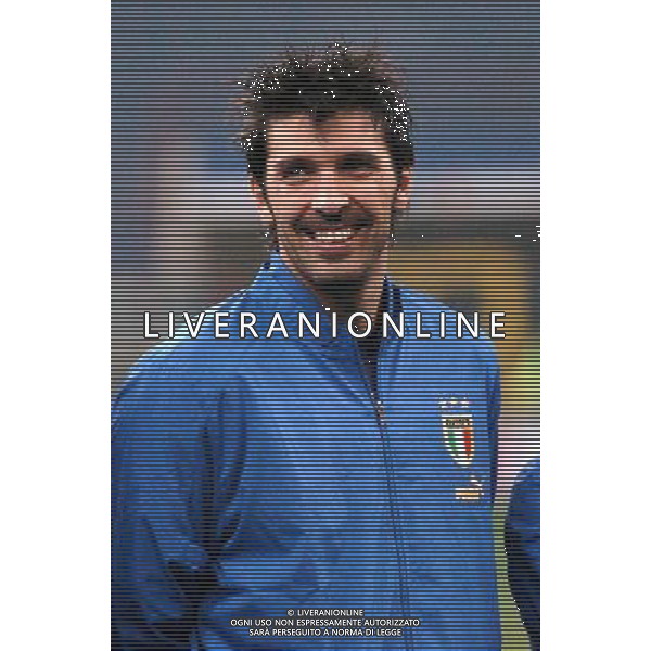 MILANO,26-03-05 DFP/FOTO GIORGIO RAVEZZANI ITALIA-SCOZIA: GIANLUIGI BUFFON AG ALDO LIVERANI S A S
