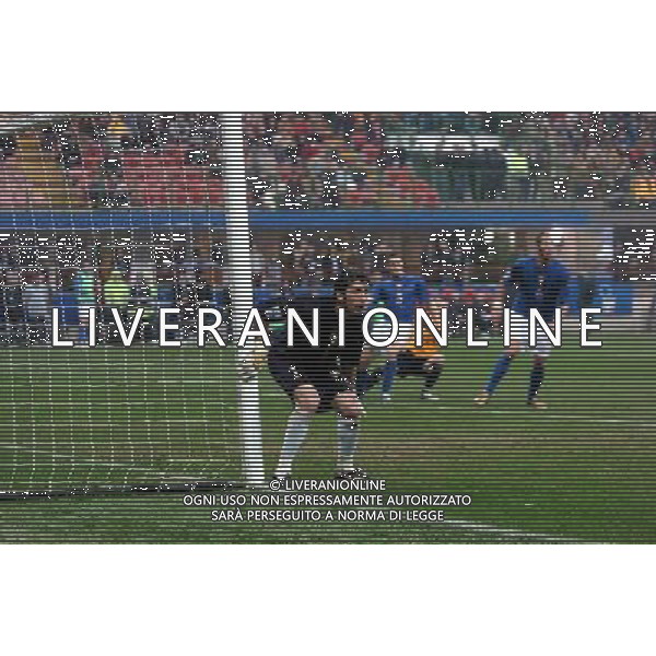 MILANO,26-03-05 DFP/FOTO GIORGIO RAVEZZANI ITALIA-SCOZIA: GIANLUIGI BUFFON AG ALDO LIVERANI S A S