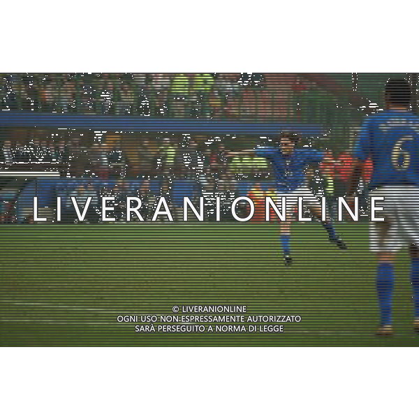 MILANO,26-03-05 DFP/FOTO MARCO DE PONTI ITALIA-SCOZIA: FRANCESCO TOTTI AG ALDO LIVERANI S A S