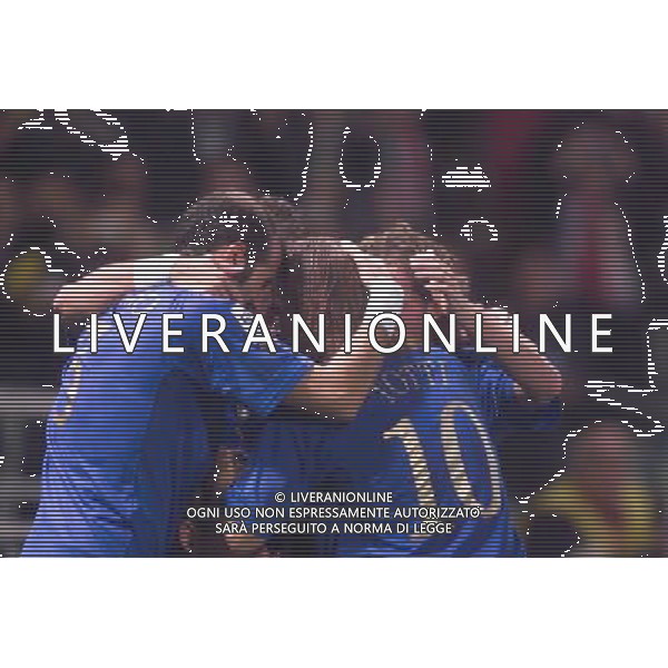 STADIO TARDINI DI PARMA 13/10/2004 ITALIA-BIELORUSSIA NELLA FOTO ABBRACCI ITALIA FOTO DFP-AG ALDO LIVERANI SAS