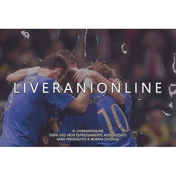 STADIO TARDINI DI PARMA 13/10/2004 ITALIA-BIELORUSSIA NELLA FOTO ABBRACCI ITALIA FOTO DFP-AG ALDO LIVERANI SAS