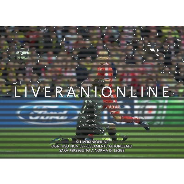 Arjen Robben Bayern Munich Champions League Final 2013 Roman Weidenfeller Borussia Dortmund Borussia Dortmund V Bayern Munich (1-2) 25/05/13 UEFA Champions League Final 2013 at Wembley Stadium Photo: Robin Parker Fotosports International ©photoshot/AGENZIA ALDO LIVERANI SAS - ITALY ONLY - Borussia Dortmund - Bayern Monaco UEFA Champions League 2012/2013 Finale Londra - 25.05.2013