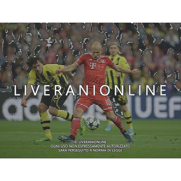 Arjen Robben Bayern Munich Champions League Final 2013 Mats Hummels Borussia Dortmund Borussia Dortmund V Bayern Munich 25/05/13 UEFA Champions League Final 2013 at Wembley Stadium Photo: Robin Parker Fotosports International ©photoshot/AGENZIA ALDO LIVERANI SAS - ITALY ONLY - Borussia Dortmund - Bayern Monaco UEFA Champions League 2012/2013 Finale Londra - 25.05.2013