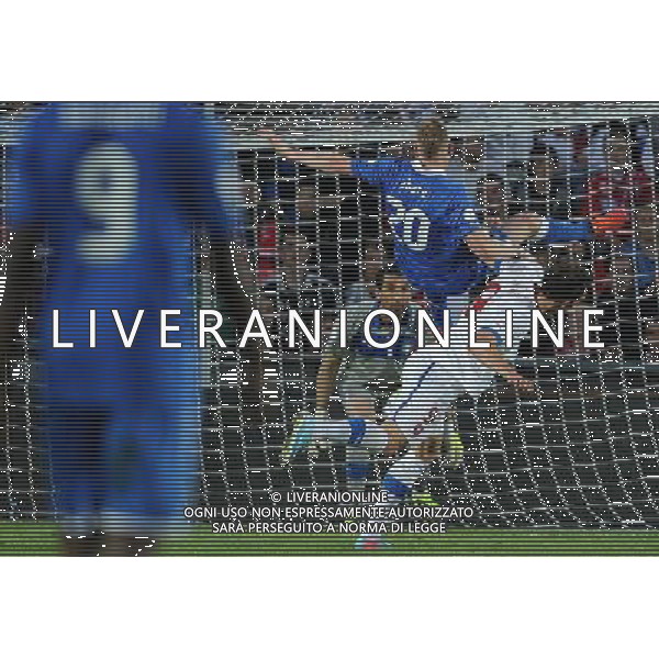 Qualificazioni ai Campionati Mondiali di Calcio Brasile FIFA 2014 Gruppo B Praga - 07.06.2013 Repubblica Ceca-Italia Nella Foto:l\'intervento dubbio in area di abate su kozak /Ph.Vitez-Ag. Aldo Liverani