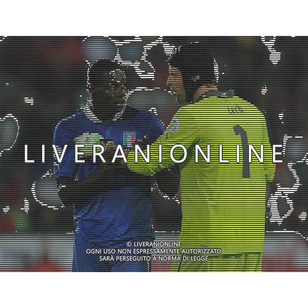 Qualificazioni ai Campionati Mondiali di Calcio Brasile FIFA 2014 Gruppo B Praga - 07.06.2013 Repubblica Ceca-Italia Nella Foto:cech prova a calmare balotelli /Ph.Vitez-Ag. Aldo Liverani