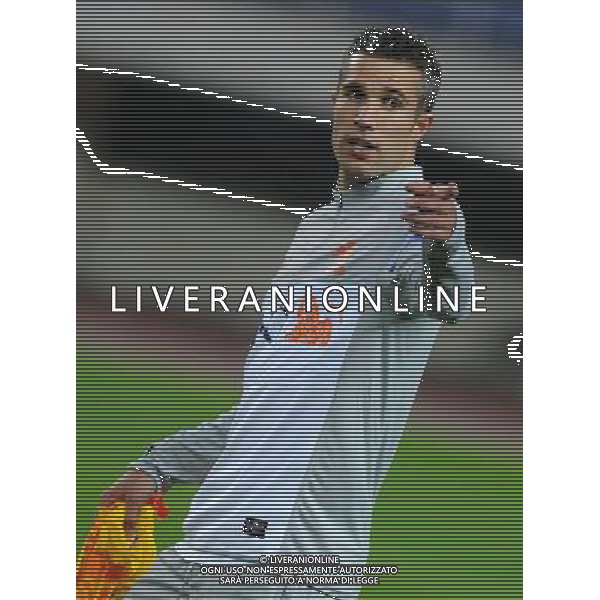 Bildnummer: 13769825 Datum: 09.06.2013 Copyright: / (130609) -- BEIJING, June 9, 2013 () -- Dutch national soccer player Robin van Persie reacts in a training session at Beijing Worker Stadium in Beijing, capital of China, June 9, 2013. The visiting Dutch team will play China for a friendly match on Monday. (/Gong Lei) (SP)CHINA-BEIJING-FRIENDLY SOCCER MATCH-NETHERLANDS VS CHINA-TRAINING (CN) PUBLICATIONxNOTxINxCHN ; Fussball Nationalteam Training xsp x0x 2013 hoch Highlight premiumd Image number 13769825 date 09 06 2013 Copyright Beijing June 9 2013 Dutch National Soccer Player Robin van Persie reacts in A Training Session AT Beijing Worker Stage in Beijing Capital of China June 9 2013 The Visiting Dutch team will Play China for A Friendly Match ON Monday Gong Lei SP China Beijing Friendly Soccer Match Netherlands vs China Training CN PUBLICATIONxNOTxINxCHN Football National team Training x0x 2013 vertical Highlight premiumd AG ALDO LIVERANI SAS ONLY ITALY