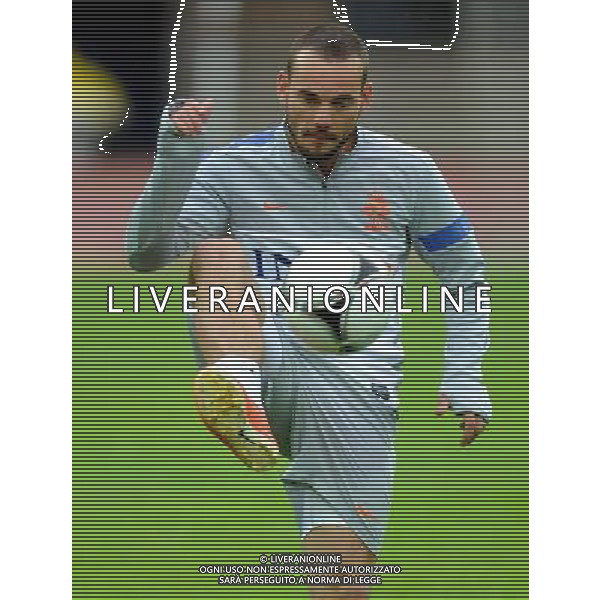 Bildnummer: 13769824 Datum: 09.06.2013 Copyright: / (130609) -- BEIJING, June 9, 2013 () -- Dutch national soccer player Wesley Sneijder attends a training session at Beijing Worker Stadium in Beijing, capital of China, June 9, 2013. The visiting Dutch team will play China for a friendly match on Monday. (/Gong Lei) (SP)CHINA-BEIJING-FRIENDLY SOCCER MATCH-NETHERLANDS VS CHINA-TRAINING (CN) PUBLICATIONxNOTxINxCHN ; Fussball Nationalteam Training xsp x0x 2013 hoch Highlight premiumd Image number 13769824 date 09 06 2013 Copyright Beijing June 9 2013 Dutch National Soccer Player Wesley Sneijder Attends A Training Session AT Beijing Worker Stage in Beijing Capital of China June 9 2013 The Visiting Dutch team will Play China for A Friendly Match ON Monday Gong Lei SP China Beijing Friendly Soccer Match Netherlands vs China Training CN PUBLICATIONxNOTxINxCHN Football National team Training x0x 2013 vertical Highlight premiumd AG ALDO LIVERANI SAS ONLY ITALY