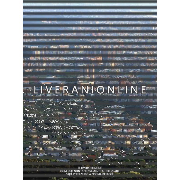 (130610) -- TAIPEI, June 10, 2013 () -- Photo taken on May 29, 2013 shows an overlook of Taipei, southeast China\'s Taiwan. (/Tao Ming) (zwx) ©photoshot/AGENZIA ALDO LIVERANI SAS - ITALY ONLY - Veduta aerea panoramica della citta\' di Taipei, della Cina sud-orientale di Taiwan.