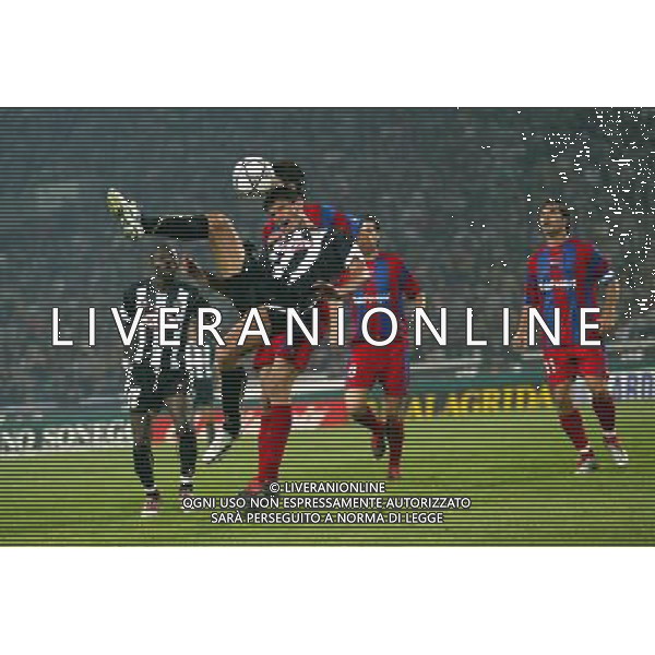 UDINESE-PANIONIOS COPPA UEFA 30 / 09 / 04 NELLA FOTO: SANCHEZ EMILSON CRIBARI FOTO FILIPPO VENEZIA / AGENZIA ALDO LIVERANI 