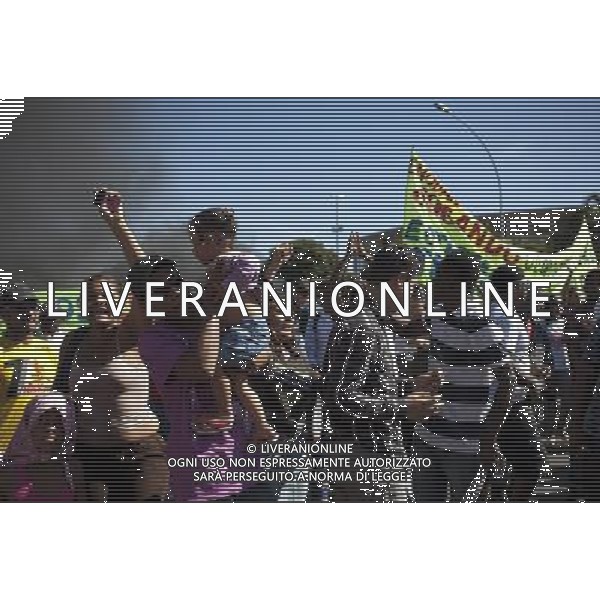 (130614) -- BRASILIA, June 14, 2013 () -- Residents attend a protest in front of the Mane Garrincha National Stadium, in Brasilia, Brazil, on June 14, 2013. The 2013 FIFA Confederations Cup will be held from June 15 to 30, 2013. (/Guillermo Arias) (tm) (py) ©photoshot/AGENZIA ALDO LIVERANI SAS - ITALY ONLY - Manifestazioni e preparativi per l\'apertura della Confederations Cup di calcio Brasile 2013 in Brasile 14 giugno 2013. La FIFA Confederations Cup si terra\' dal 15 al 30 giugno 