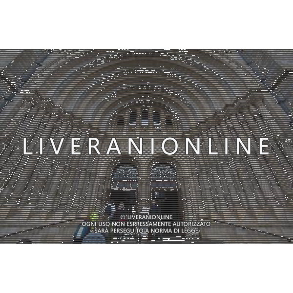 Entrance to The Natural History Museum, London, England AG ALDO LIVERANI SAS ONLY ITALY