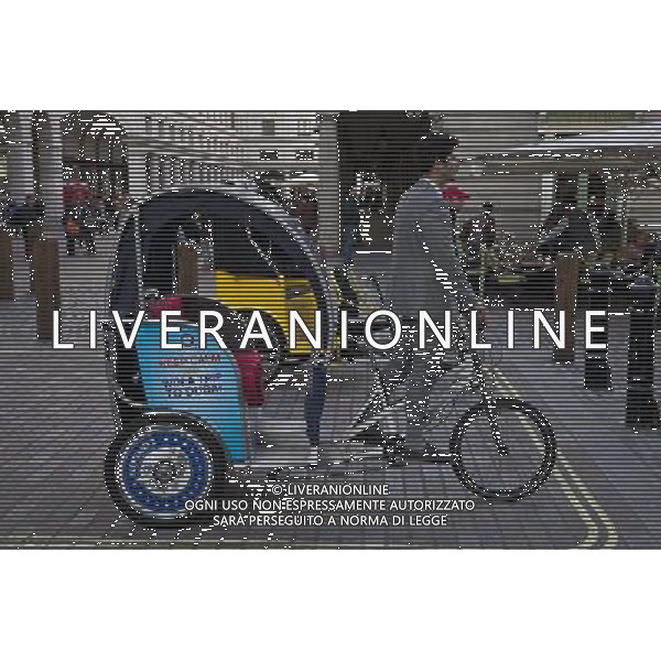Pedicab and Driver, Covent Garden, London, England AG ALDO LIVERANI SAS ONLY ITALY
