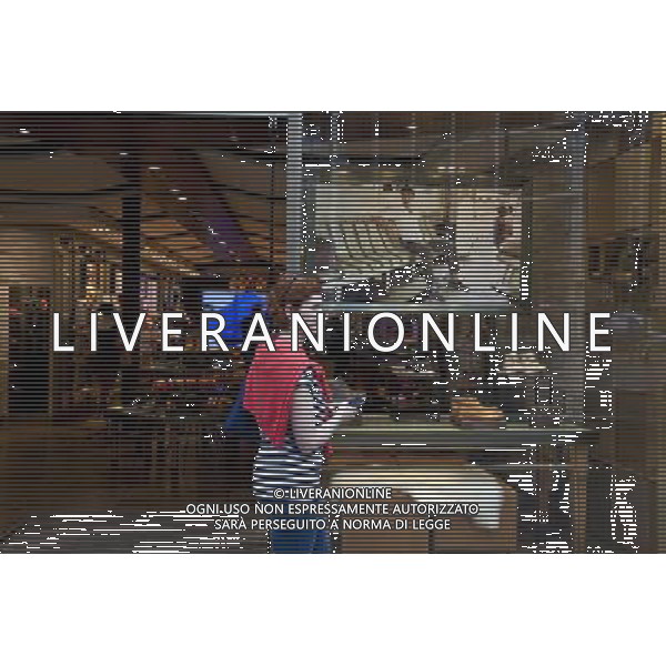 Woman Shopping, Knightsbridge, London, England AG ALDO LIVERANI SAS ONLY ITALY