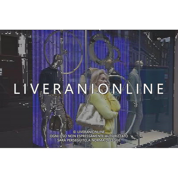 Woman using a mobile phone, Knightsbridge, London, England AG ALDO LIVERANI SAS ONLY ITALY