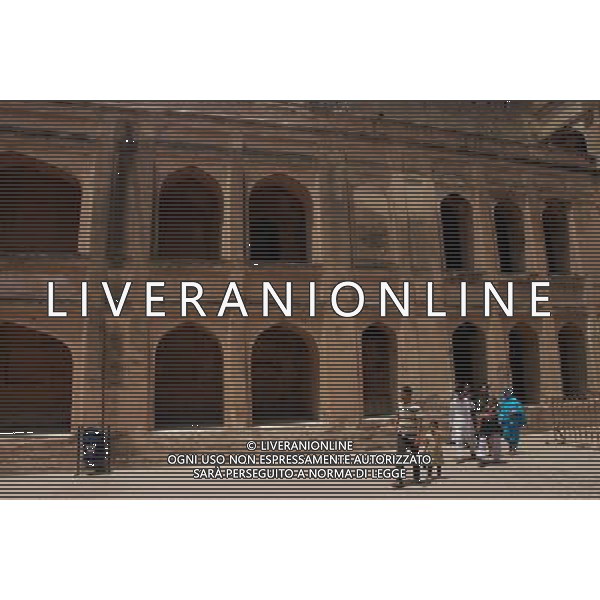 (130611) -- LAHORE, June 11, 2013 -- Tourists visit the Fort in Lahore, Pakistan, June 11, 2013. The fort contains marble palaces and mosques decorated with mosaics and gilt. The Fort in Lahore was listed by United Nations Educational, Scientific and Cultural Organization (UNESCO) as a world heritage in 1981. (/Zhang Yong) (zhf) ©Photoshot/AGENZIA ALDO LIVERANI SAS-ITALY ONLY - EDITORIAL USE ONLY