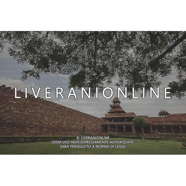 (130618) -- AGRA, June 18, 2013 () -- Photo taken on June 15, 2013 shows the Fatehpur Sikri in Agra, Uttar Predesh, India. Fatehpur Sikri, meaning the City of Victory, was built during the second half of the 16th century by the Mughal Emperor Akbar. Due to the shortage of water, it served as the capital of the Mughal Empire for only some 10 years. The well-preserved complex of monuments and temples, all in a uniform architectural style, showed the combination of Hindu and Islamic cultures during the Mughal times, including one of the largest mosques in India, the Jama Masjid. The Fatehpur Sikri was enlisted as the World Heritage by the United Nations Educational, Scientific and Cultural Organization in 1986. (/Zheng Huansong)(srb) ©Photoshot/AGENZIA ALDO LIVERANI SAS-ITALY ONLY - EDITORIAL USE ONLY