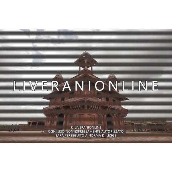 (130618) -- AGRA, June 18, 2013 () -- An ancient palace is seen at the Fatehpur Sikri in Agra, Uttar Predesh, India, June 15, 2013. Fatehpur Sikri, meaning the City of Victory, was built during the second half of the 16th century by the Mughal Emperor Akbar. Due to the shortage of water, it served as the capital of the Mughal Empire for only some 10 years. The well-preserved complex of monuments and temples, all in a uniform architectural style, showed the combination of Hindu and Islamic cultures during the Mughal times, including one of the largest mosques in India, the Jama Masjid. The Fatehpur Sikri was enlisted as the World Heritage by the United Nations Educational, Scientific and Cultural Organization in 1986. (/Zheng Huansong)(srb) ©Photoshot/AGENZIA ALDO LIVERANI SAS-ITALY ONLY - EDITORIAL USE ONLY