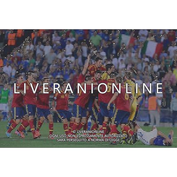 (130619) -- JERUSALEM, June 19, 2013 () -- Players of Spain celebrate their victory after the UEFA European Under-21 Championship final against Italy at Jerusalem\'s Teddy Stadium on June 18, 2013. Spain beated Italy 4-2 to retain their UEFA European U21 Championship title in Jerusalem on Tuesday. (/Yin Dongxun) ©Photoshot/AGENZIA ALDO LIVERANI SAS-ITALY ONLY - EDITORIAL USE ONLY