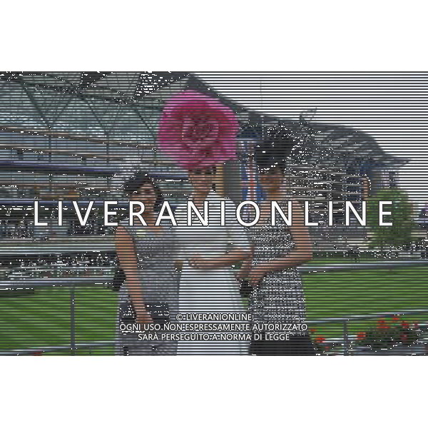 Atmosphere at Royal Ascot 2013, Ascot, Berkshire, England 18th June 2013 ©Photoshot/AGENZIA ALDO LIVERANI SAS-ITALY ONLY - EDITORIAL USE ONLY