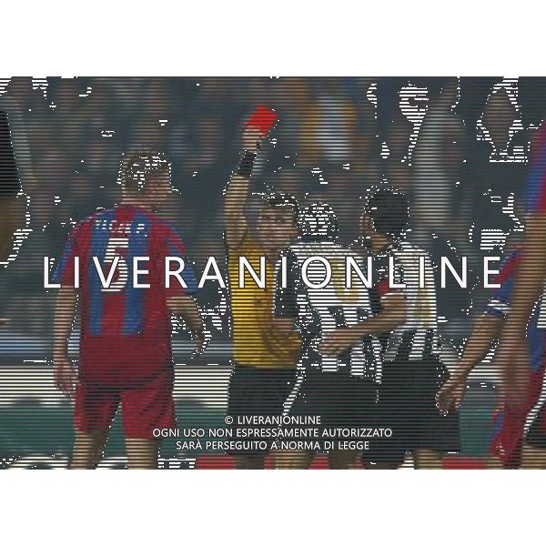 udine 30/09/2004 coppa uefa udinese- panionios nella foto jankulovski marek espulsione ag. aldo liverani-venezia