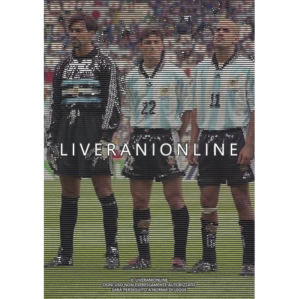 ARGENTINA GIAPPONE CAMPIONATI DEL MONDO FRANCIA 98-14/06/1998 NELLA FOTO CARLOS ROA-JAVIER ZANETTI-SEBASTIAN VERON AG ALDO LIVERANI S A S