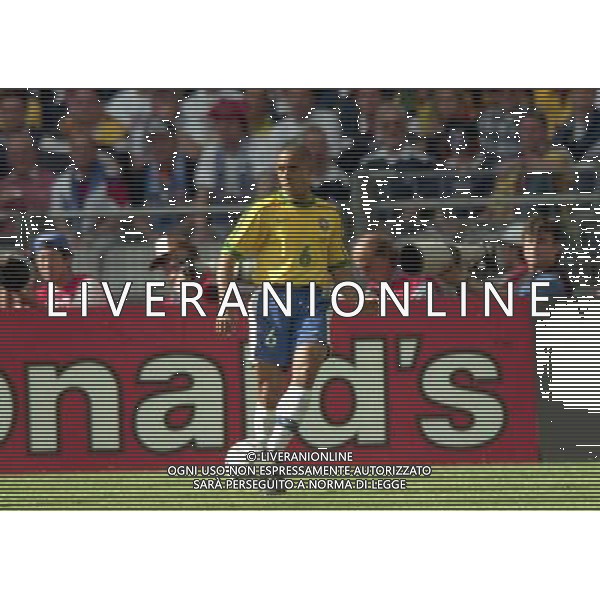 CAMPIONATO DEL MONDO FRANCIA 98 BRASILE-SCOZIA 10-06-1998 NELLA FOTO ROBERTO CARLOS AG ALDO LIVERANI S A S