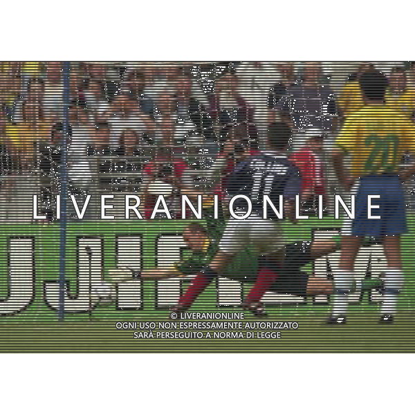 CAMPIONATO DEL MONDO FRANCIA 98 BRASILE-SCOZIA 10-06-1998 NELLA FOTO GOAL COLLINS AG ALDO LIVERANI S A S