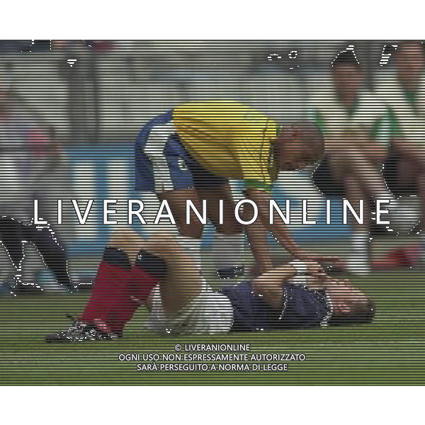 CAMPIONATO DEL MONDO FRANCIA 98 BRASILE-SCOZIA 10-06-1998 NELLA FOTO ROBERTO CARLOS AG ALDO LIVERANI S A S